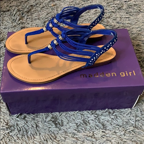 Shoes - Picture 2 of 3